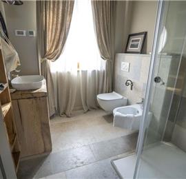 5 bedroom villa with heated pool near Momjan, Istria, sleep 12